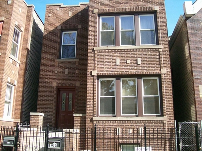 2913 N Seeley Avenue, Chicago, IL 60618