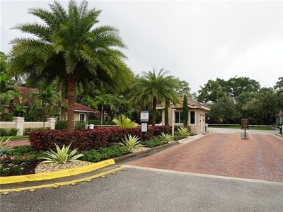 3 bedroom luxury Villa for sale in Plantation, Florida