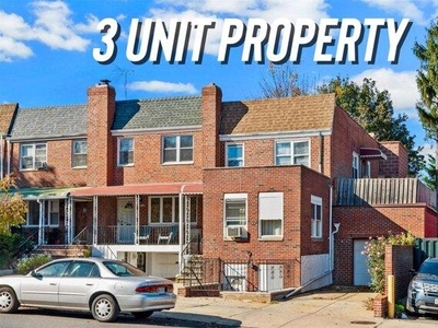 4 bedroom, Middle Village NY 11379