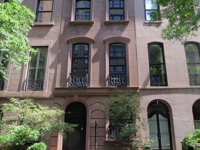 8 room luxury Townhouse for sale in 111 East 19th Street, New York