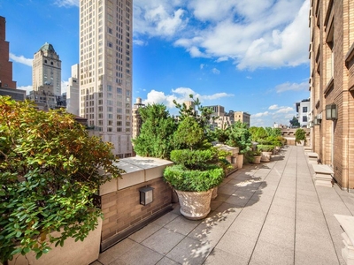 13 room luxury Flat for sale in New York