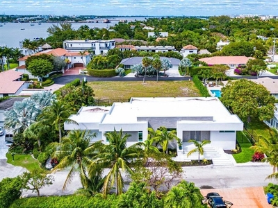 4 bedroom luxury Villa for sale in Lantana, Florida