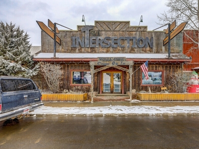 206-210 Virginia, New Meadows, ID 83654 - Intersection BBQ, Bar & Grill
