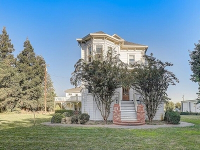 Home For Sale In Isleton, California