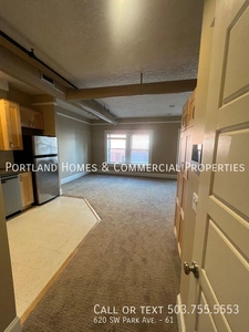 2 bedroom, Portland OR 97205