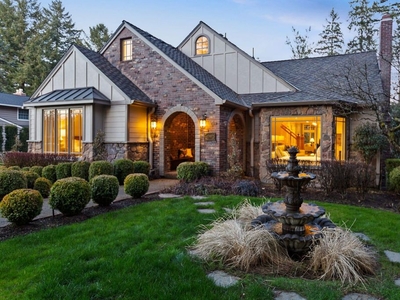 5 bedroom luxury House for sale in Lake Oswego, United States