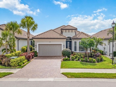 Luxury 2 bedroom Detached House for sale in Naples, Florida