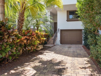 2 bedroom luxury Townhouse for sale in Fort Lauderdale, Florida