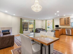 6 room luxury Apartment for sale in Newton, Massachusetts