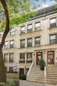 12 room luxury Townhouse for sale in New York, United States