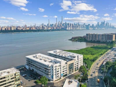 2 bedroom luxury Apartment for sale in Edgewater, New Jersey