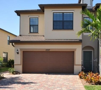 3 bedroom luxury Townhouse for sale in Palm Springs, Florida