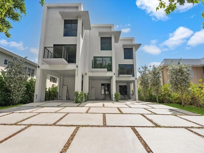 9 bedroom luxury Townhouse for sale in Miami Beach, United States