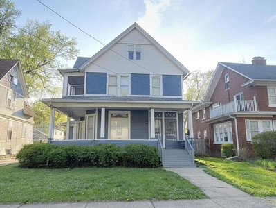 Home For Sale In Aurora, Illinois