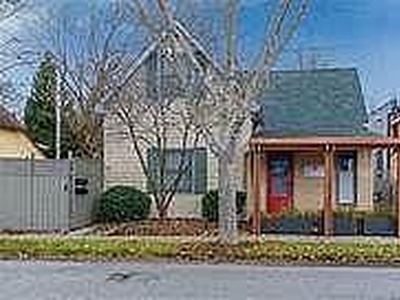208 S Rogers St #R1, Bloomington, IN 47404