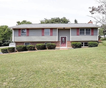 237 Parkway Hls, London, KY 40741