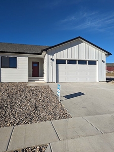 627 Copperfield Dr, Rapid City, SD 57703