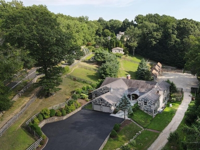 12 room exclusive country house for sale in Greenwich, Connecticut