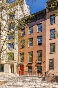 16 room luxury Townhouse for sale in New York, United States