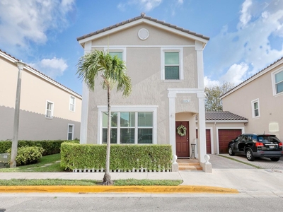 3 bedroom luxury Townhouse for sale in Coral Springs, Florida