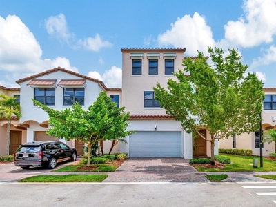 4 bedroom luxury Townhouse for sale in Pembroke Pines, Florida