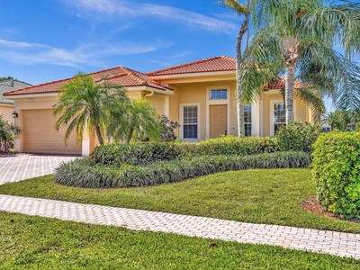 4 bedroom luxury Villa for sale in Royal Palm Beach, Florida