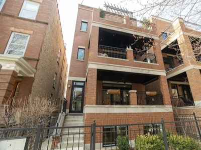 4 bedroom luxury Flat for sale in Chicago, Illinois