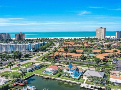 Luxury House for sale in Marco Island, Florida