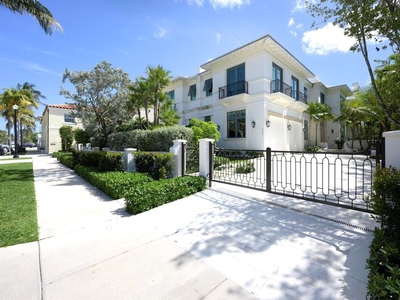 Luxury Townhouse for sale in Palm Beach, Florida
