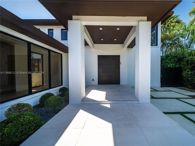 Luxury Villa for sale in Miami Beach, Florida