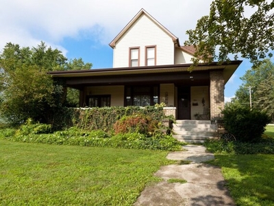 Home For Sale In Chenoa, Illinois