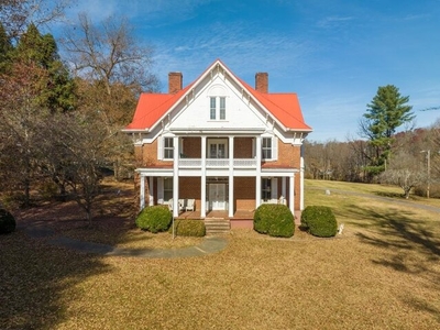 Home For Sale In Franklin, North Carolina
