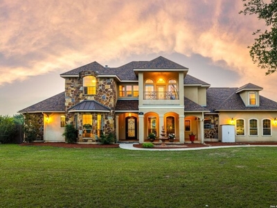Home For Sale In La Vernia, Texas
