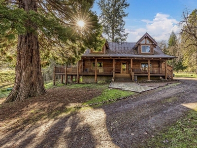 3 bedroom luxury House for sale in Central Point, Oregon