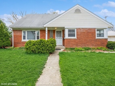Home For Rent In Mount Prospect, Illinois
