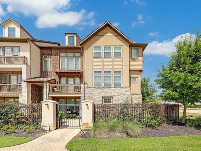 11 room luxury Townhouse for sale in Cypress, Texas