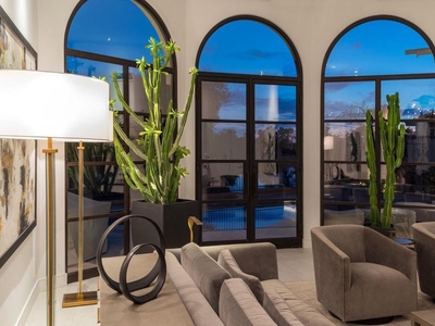 2 bedroom luxury Townhouse for sale in Phoenix, Arizona