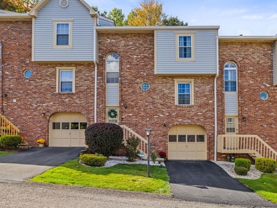 3 bedroom luxury Townhouse for sale in Imperial, Pennsylvania