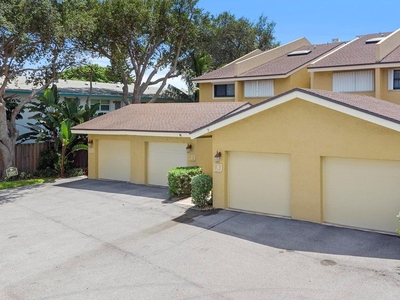 3 bedroom luxury Townhouse for sale in Pompano Beach, Florida