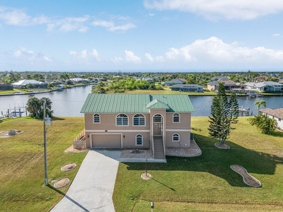 3 bedroom luxury Villa for sale in Port Charlotte, Florida