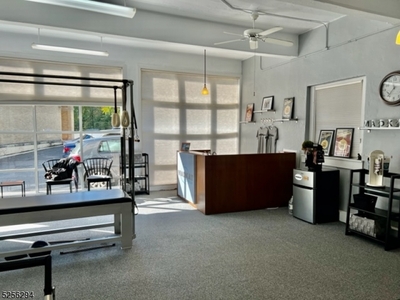 855 Bloomfield Ave, Unit 300