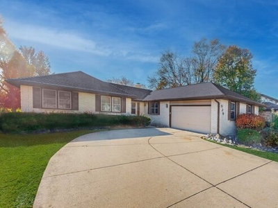 Home For Rent In Elk Grove Village, Illinois