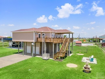 Home For Sale In Crystal Beach, Texas