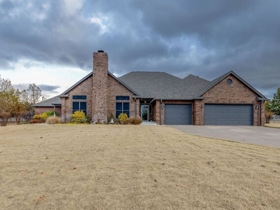 Home For Sale In Mustang, Oklahoma