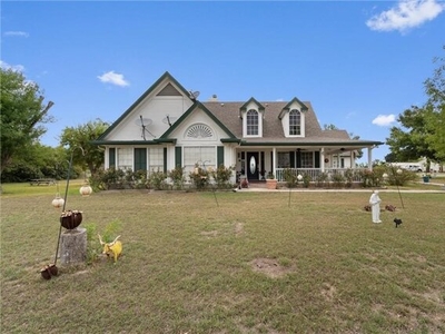 Home For Sale In Taylor, Texas