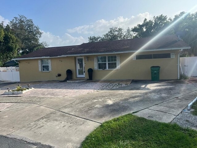 Home For Sale In Zephyrhills, Florida