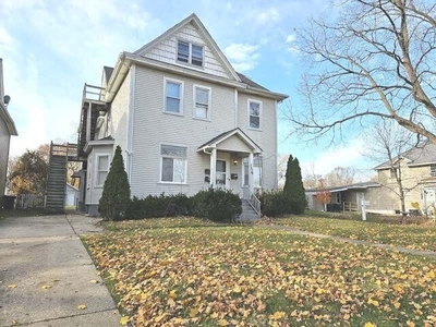 Home For Sale In Zion, Illinois