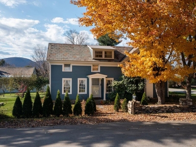 Luxury 6 room Detached House for sale in Sunderland, Vermont