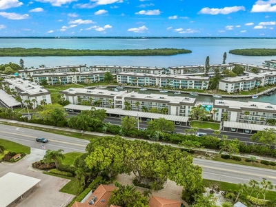 Luxury Flat for sale in Longboat Key, Florida