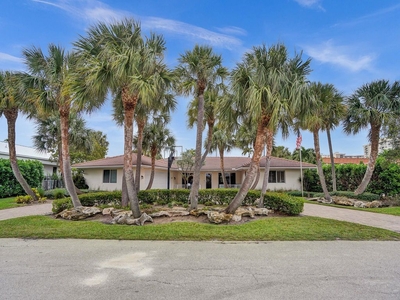 Luxury Villa for sale in Sea Ranch Lakes, Florida